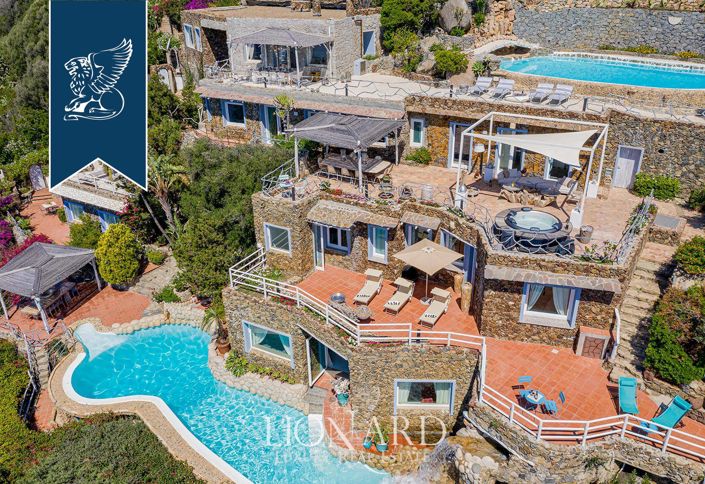 Image No.14-13 Bed Villa for sale