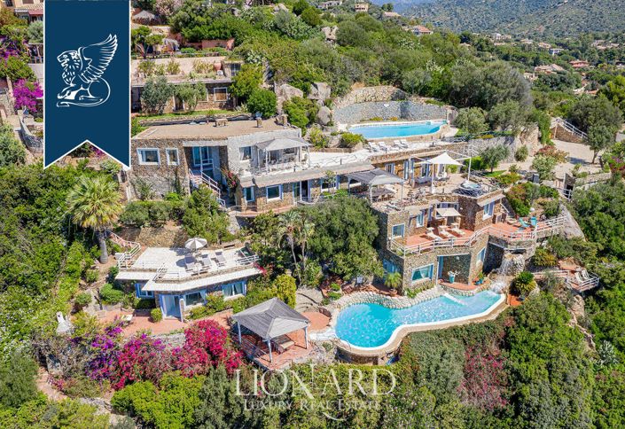 Image No.2-13 Bed Villa for sale