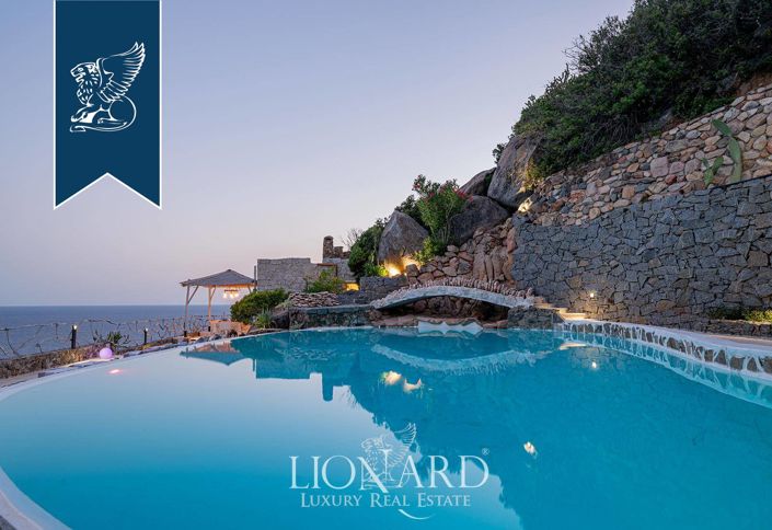 Image No.20-13 Bed Villa for sale