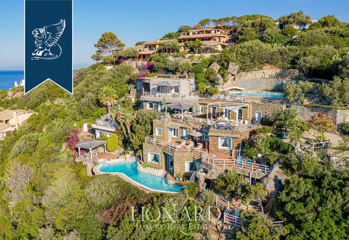 Image No.3-13 Bed Villa for sale