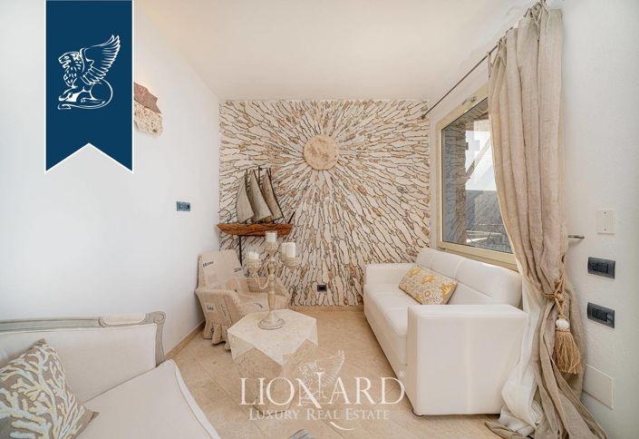 Image No.42-13 Bed Villa for sale