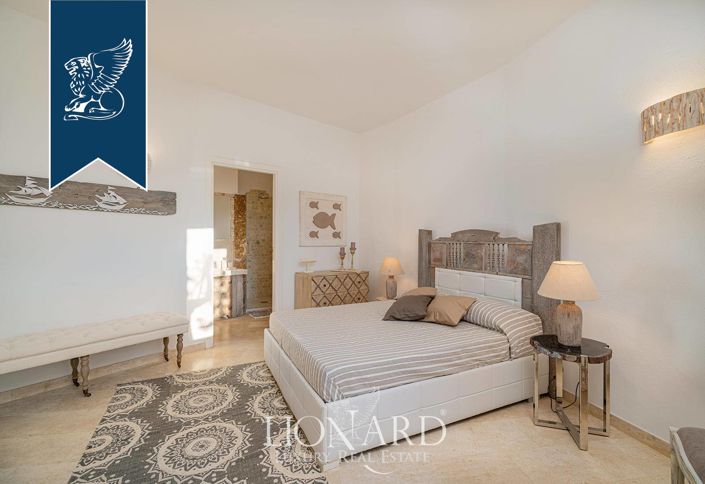 Image No.46-13 Bed Villa for sale