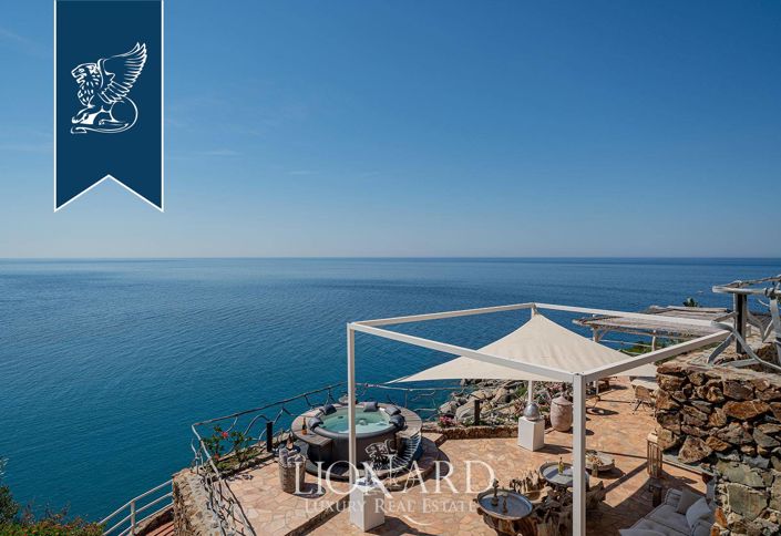 Image No.60-13 Bed Villa for sale