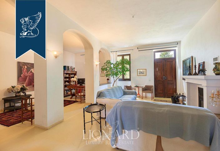 Image No.16-14 Bed Property for sale