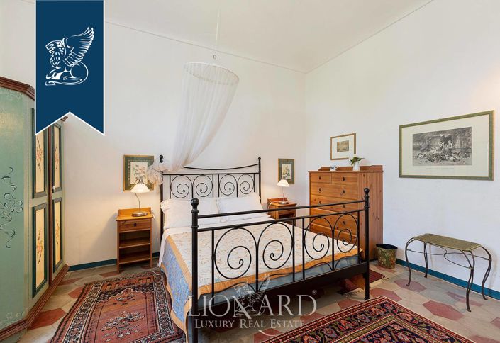 Image No.30-14 Bed Property for sale