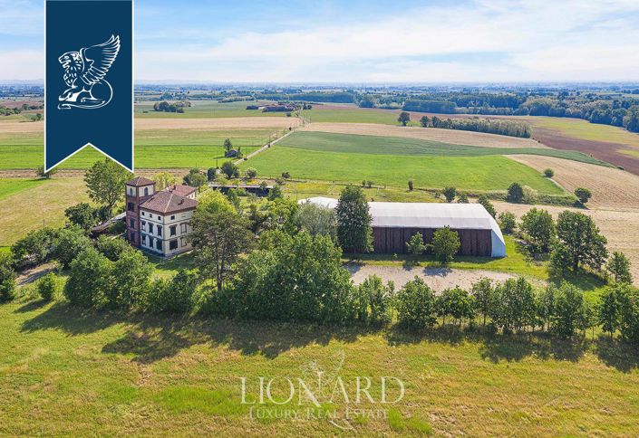 Image No.4-14 Bed Property for sale