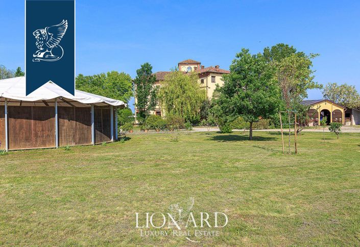 Image No.7-14 Bed Property for sale