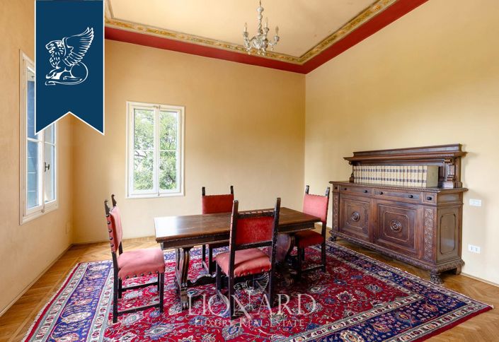 Image No.15-11 Bed Villa for sale