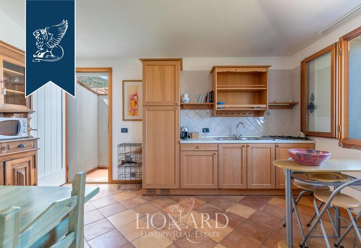 Image No.17-16 Bed Villa for sale