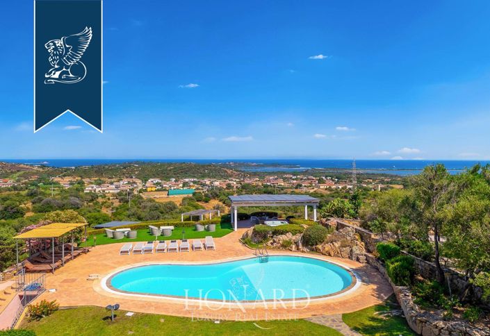 Image No.7-16 Bed Villa for sale