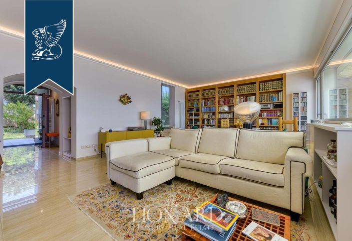 Image No.19-3 Bed Villa for sale