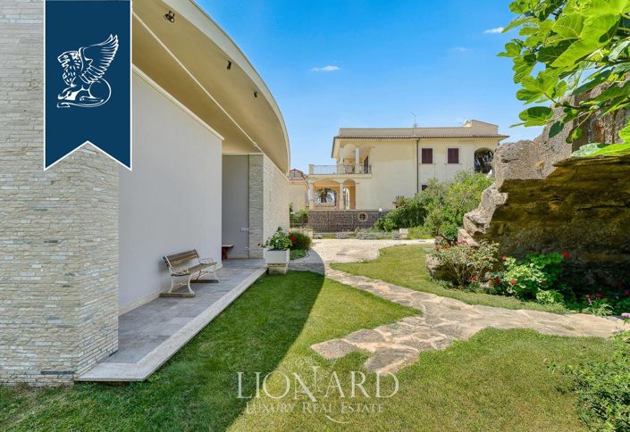 Image No.9-3 Bed Villa for sale