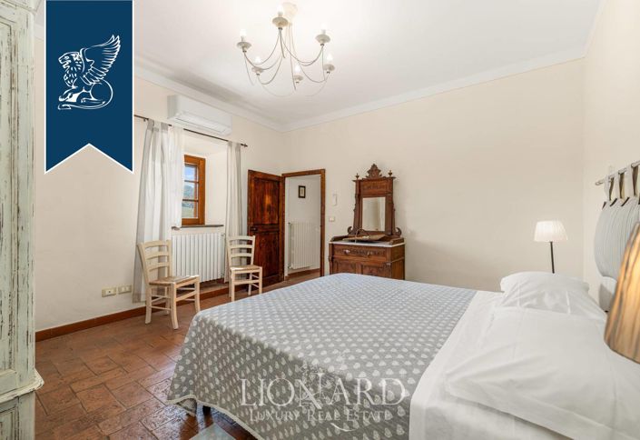 Image No.18-8 Bed Farmhouse for sale