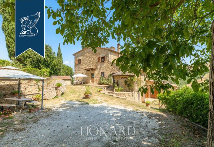 Image No.4-8 Bed Farmhouse for sale