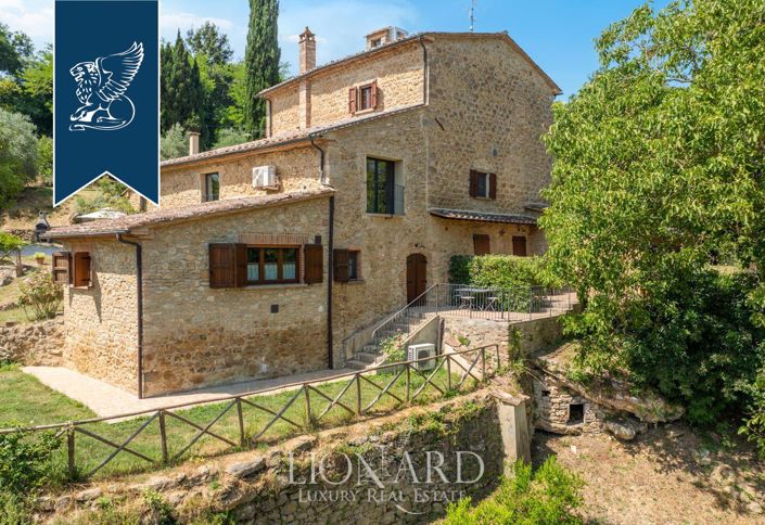 Image No.6-8 Bed Farmhouse for sale