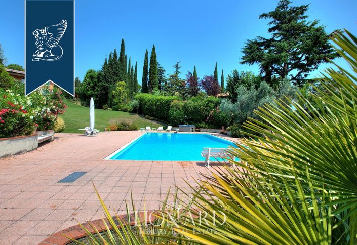 Image No.19-9 Bed Villa for sale