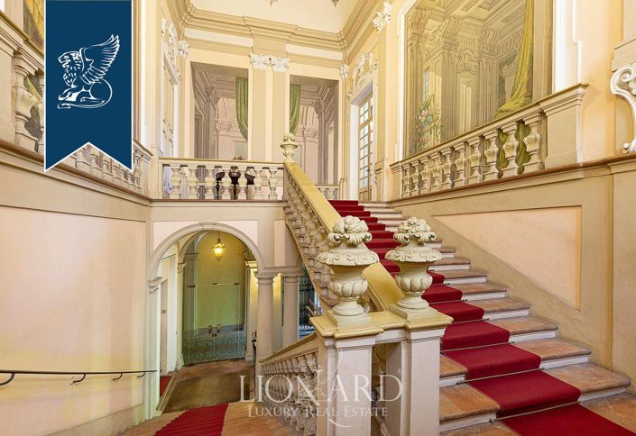 Image No.3-11 Bed Property for sale