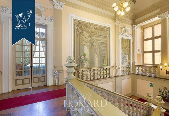 Image No.6-11 Bed Property for sale