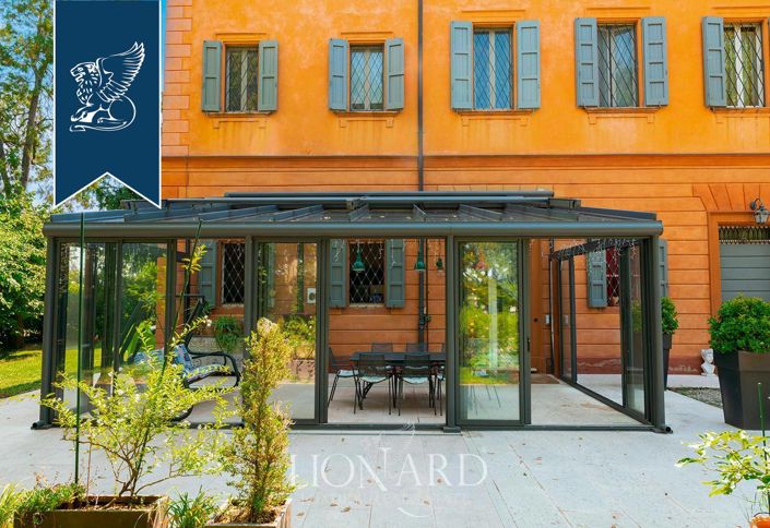 Image No.14-10 Bed Villa for sale