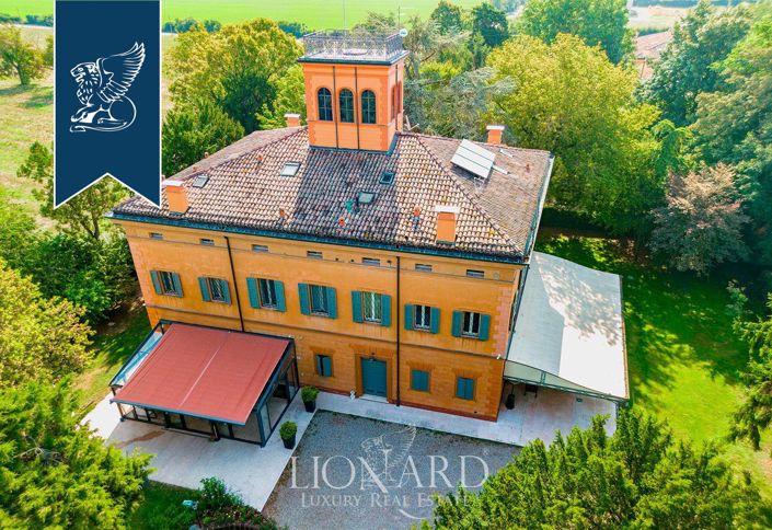 Image No.2-10 Bed Villa for sale