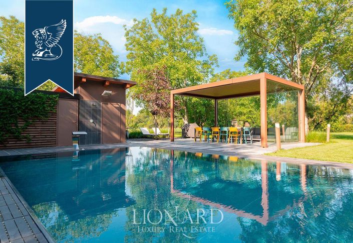 Image No.5-10 Bed Villa for sale