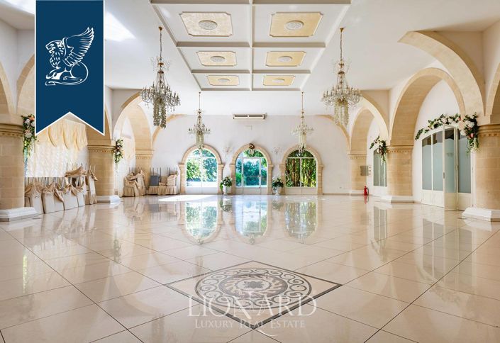 Image No.17-8 Bed Farmhouse for sale