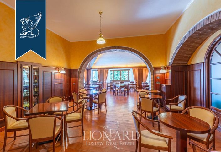 Image No.16-14 Bed Farmhouse for sale