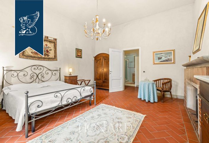 Image No.17-14 Bed Villa for sale