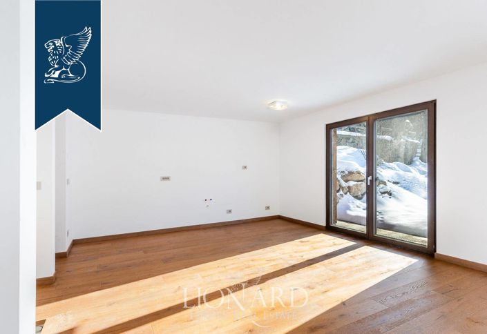 Image No.14-5 Bed Villa for sale