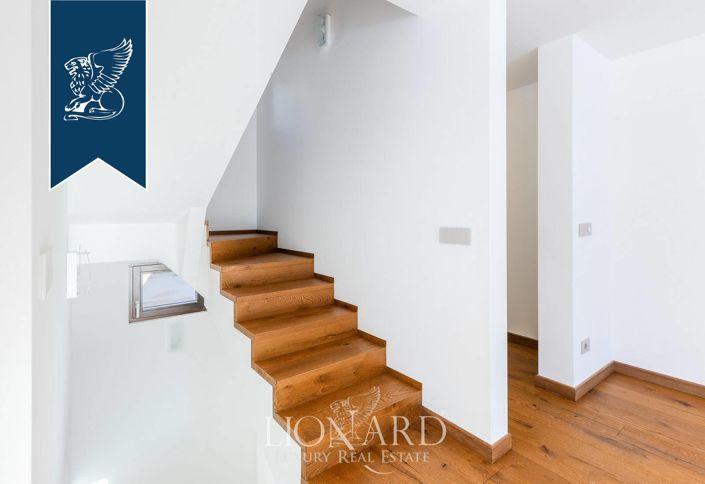 Image No.15-5 Bed Villa for sale