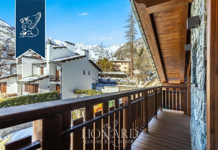 Image No.18-5 Bed Villa for sale