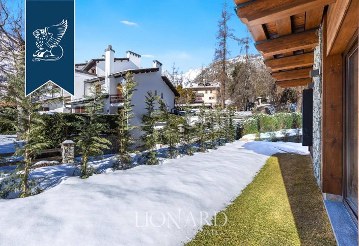 Image No.5-5 Bed Villa for sale