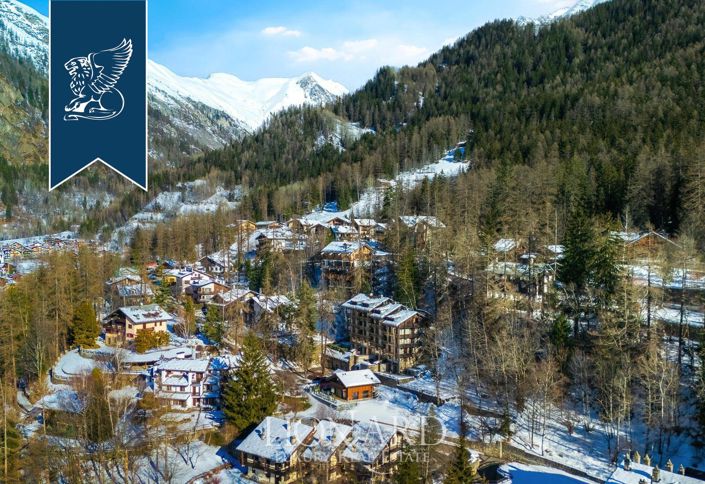 Image No.6-5 Bed Villa for sale