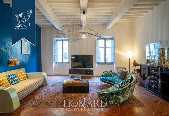 Image No.4-4 Bed Property for sale