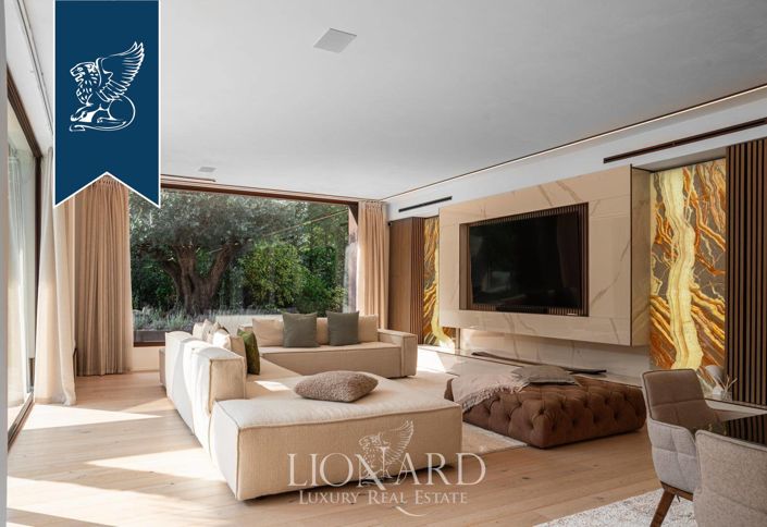 Image No.10-3 Bed Villa for sale