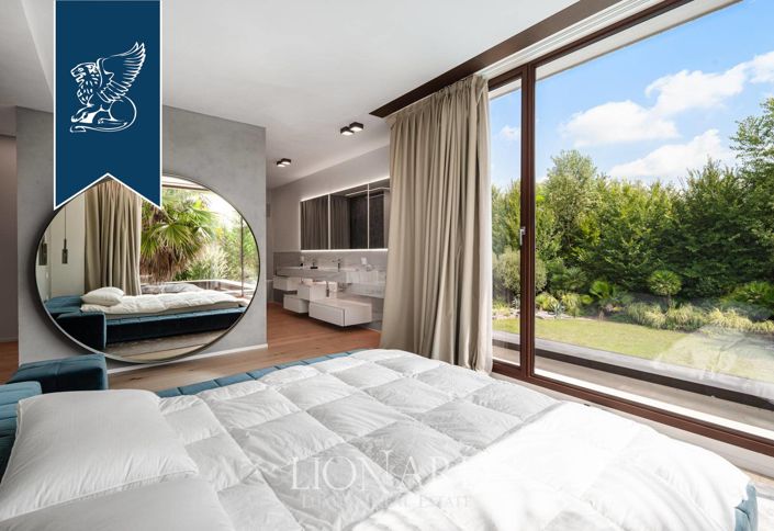 Image No.19-3 Bed Villa for sale