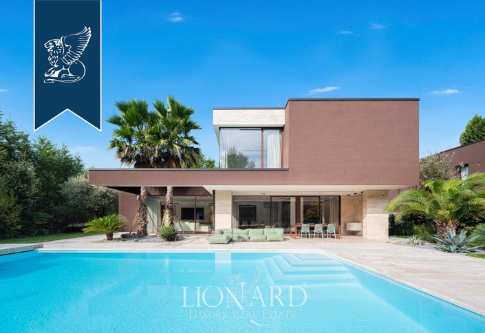 Image No.2-3 Bed Villa for sale