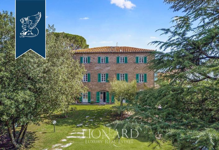 Image No.1-9 Bed Villa for sale