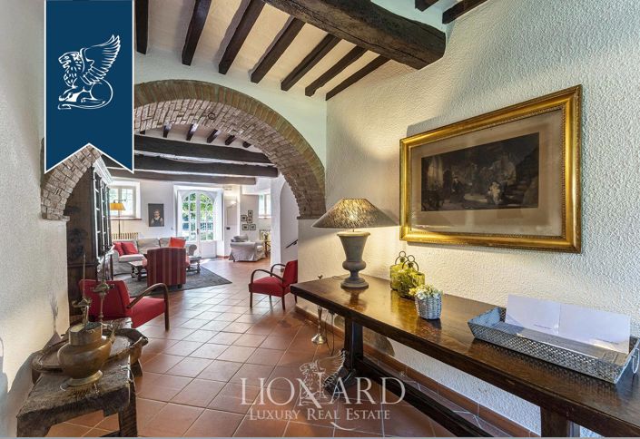 Image No.18-9 Bed Villa for sale