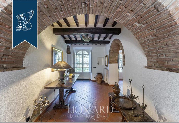 Image No.19-9 Bed Villa for sale