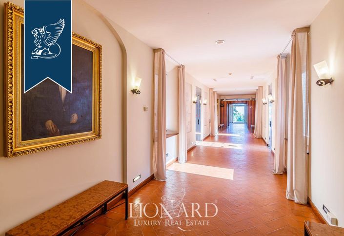 Image No.15-38 Bed Property for sale