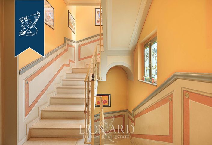 Image No.18-6 Bed Villa for sale