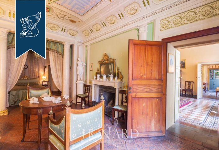 Image No.14-8 Bed Property for sale