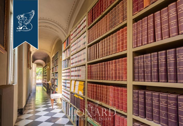 Image No.15-8 Bed Property for sale