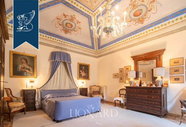 Image No.16-8 Bed Property for sale