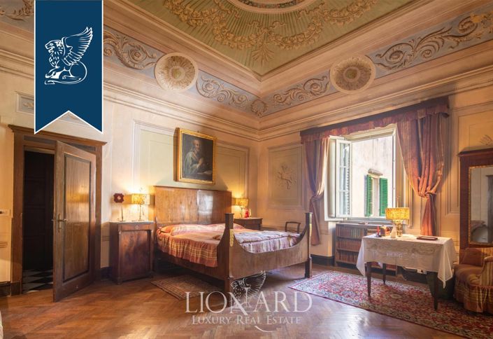 Image No.20-8 Bed Property for sale