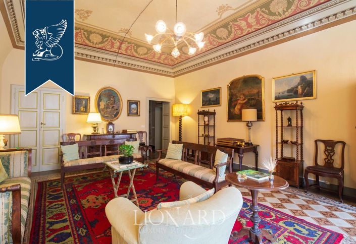 Image No.8-8 Bed Property for sale