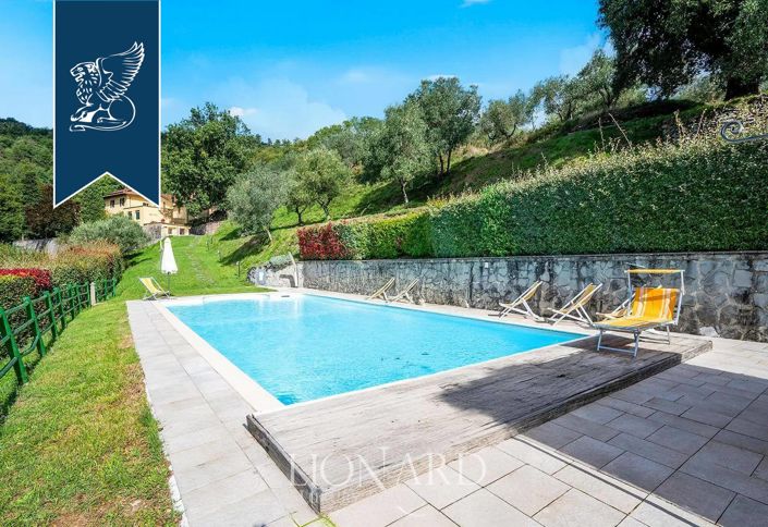 Image No.6-10 Bed Villa for sale