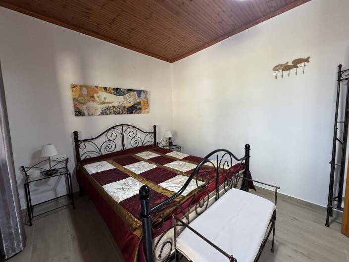 Image No.11-2 Bed House for sale