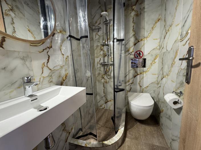 Image No.19-2 Bed House for sale